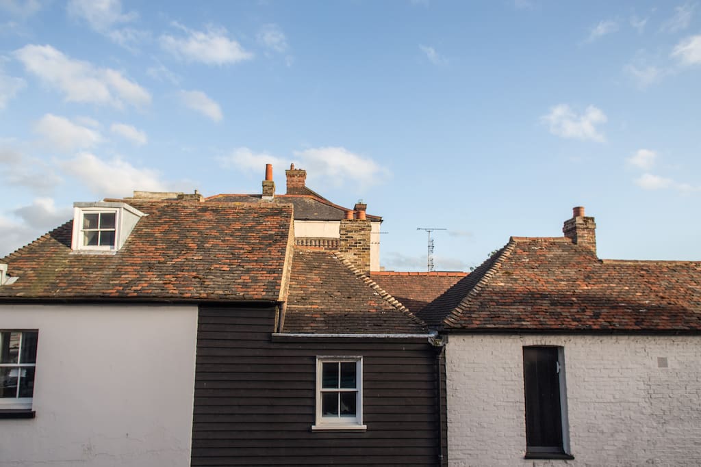 Cosy, central & close to the beach Flats for Rent in Whitstable, Kent