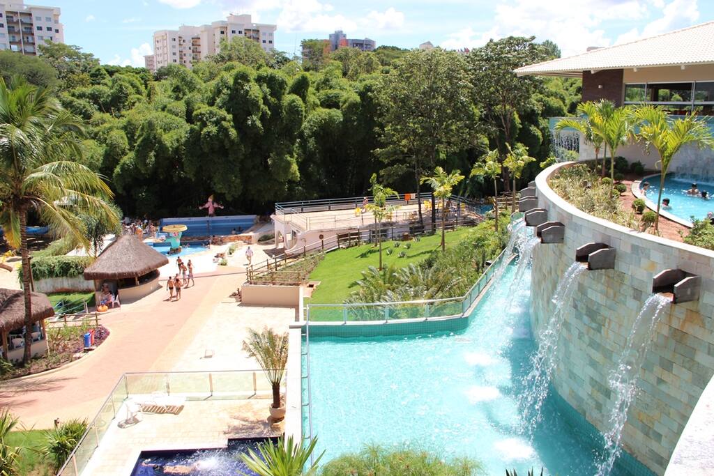Piscina termal. Ambiente familiar.
