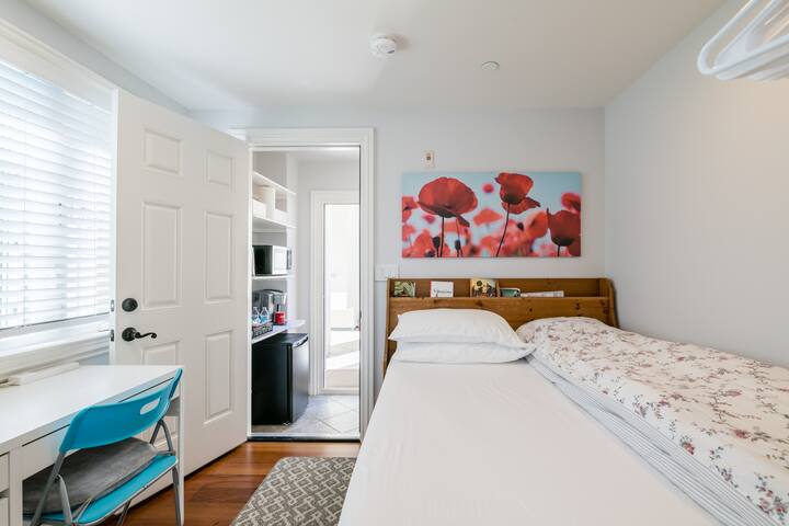 Private Guesthouse in Palo Alto