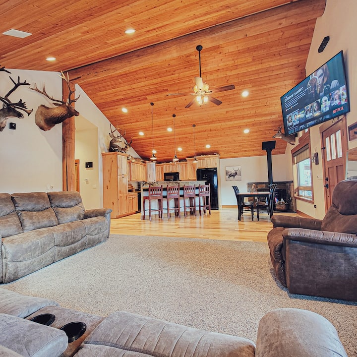 Beautiful Log Cabin At Rock Creek Reservoir - Rock Creek Reservoir, OR