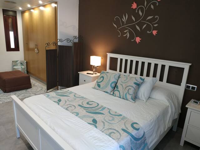Private room with kitchen and bathroom Shared