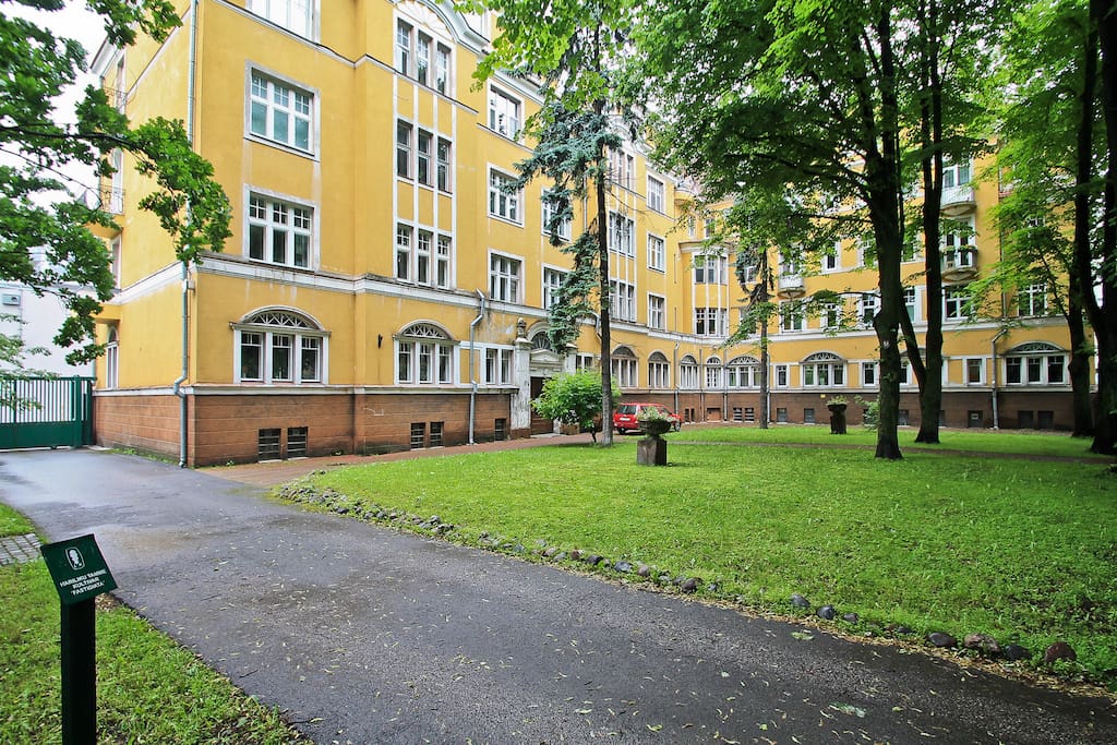 The front garden and the entrance