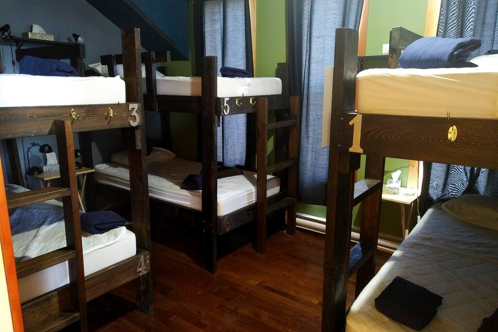 Dorm Room with 6 bunks
