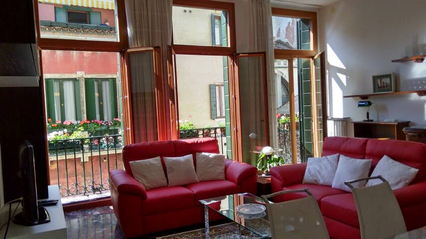 Best Find in Venice gallery image 2