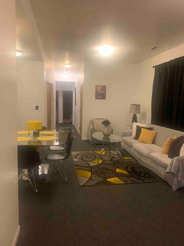 Charming 3BR, 2BA, only 10 minutes to downtown gallery image 5