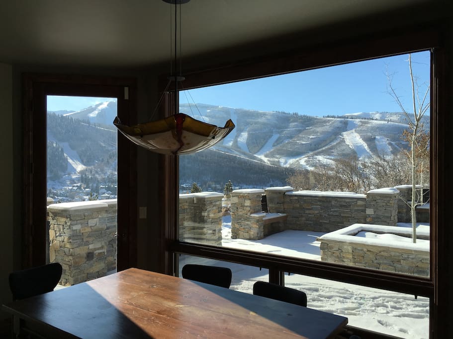 Kitchen view, patio with Jacuzzi