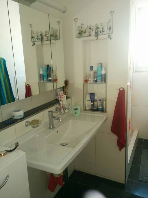 bathroom (to share with one other Person)