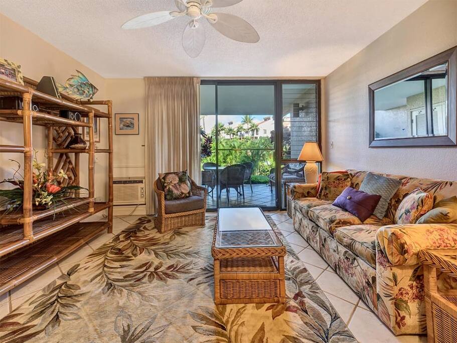 kamaole-1gv-6105-living-02.jpg