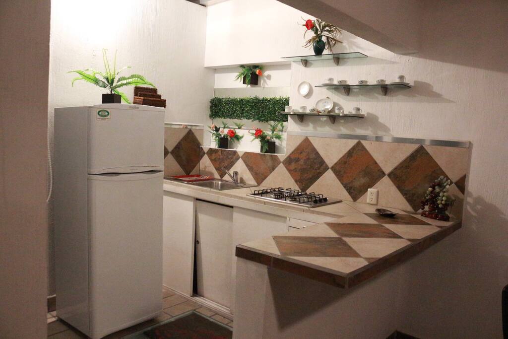 COCINA CON BARRA
