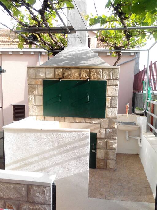 Barbeque able to use from the guest.