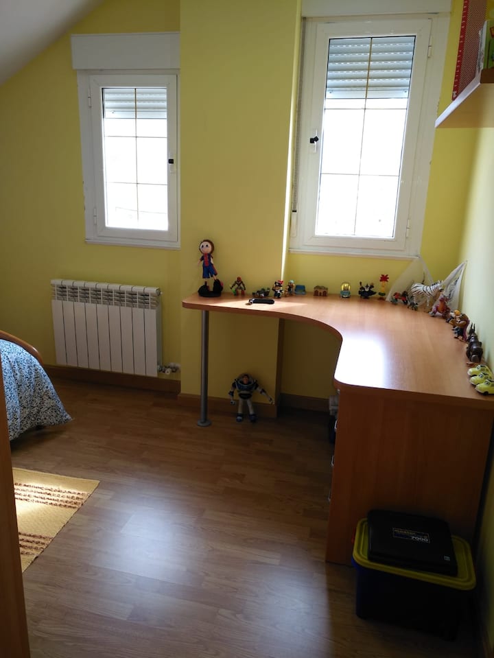 CAMERA DA LETTO SUPERIORE, UN LETTO