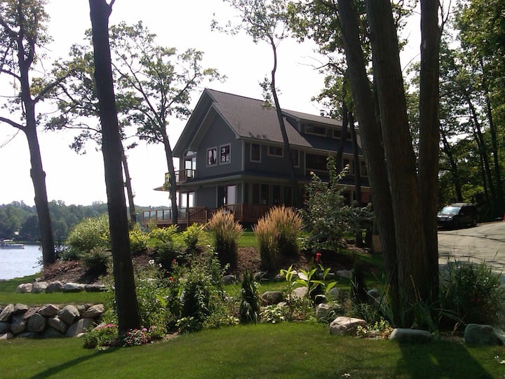 Private Lake House Suite