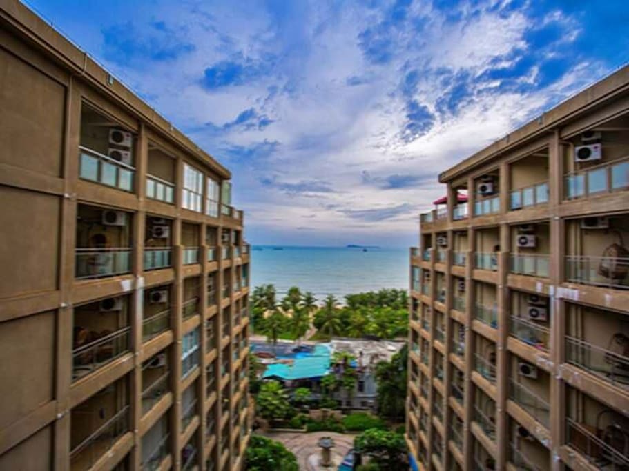 海天一色的社区风景