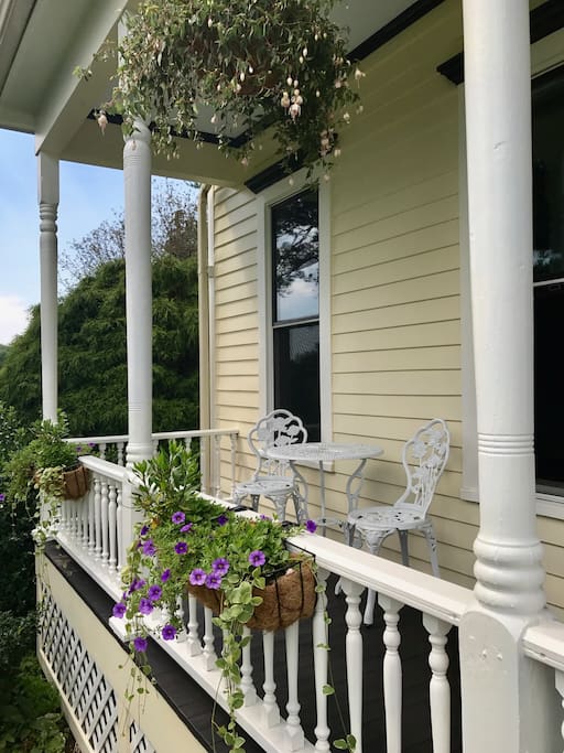 This country colonial farmhouse is open year round, built for newlyweds Frank and Rose Mixer.