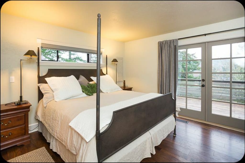 King bed with private entrance