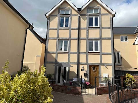 Top Airbnb: The Stokesay Ludlow in Ludlow