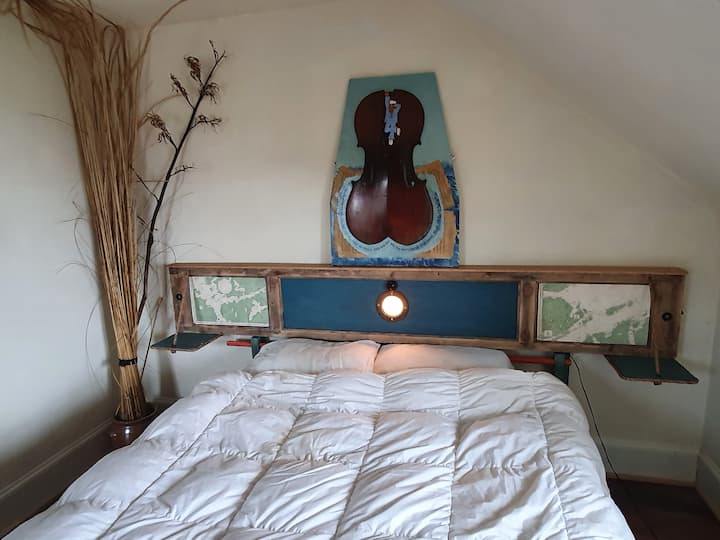 Nyumba ya mbao ya Kapteni, chumba kikubwa na chenye mwonekano wa kuvutia.