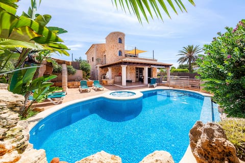 Top performing Airbnb: Villa Del Salto Uceda in Santanyí