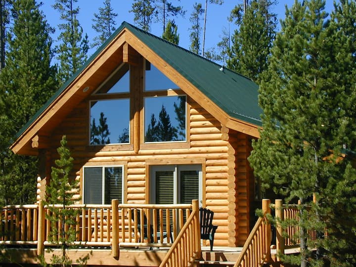 two-bed-one-bath-log-cabin-cabins-for-rent-in-island-park-idaho
