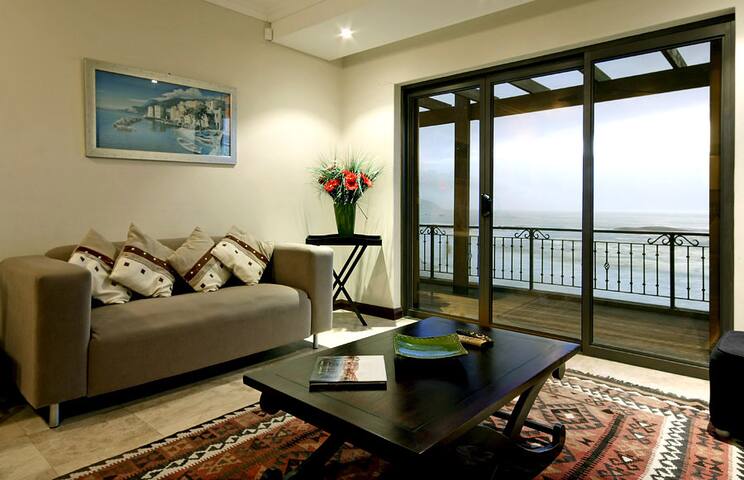 Alexander Beach House gallery image 5