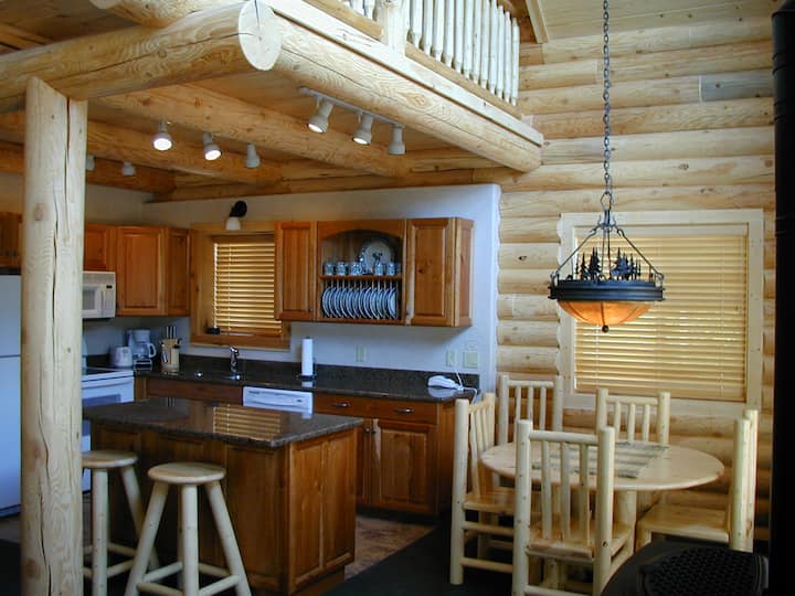 Four Bed, King Suite Log Cabin with Hot Tub Cabins for Rent in Island