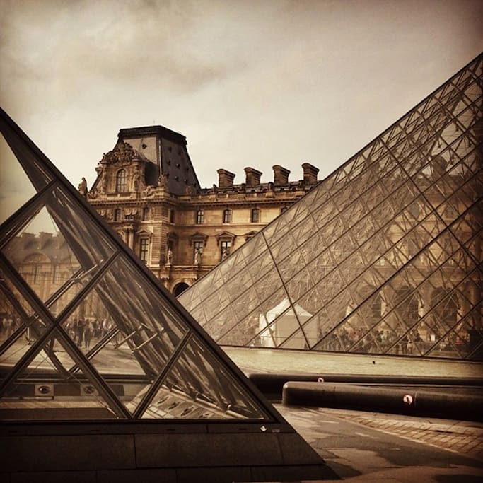 Le Louvreにあるルーヴル美術館の写真