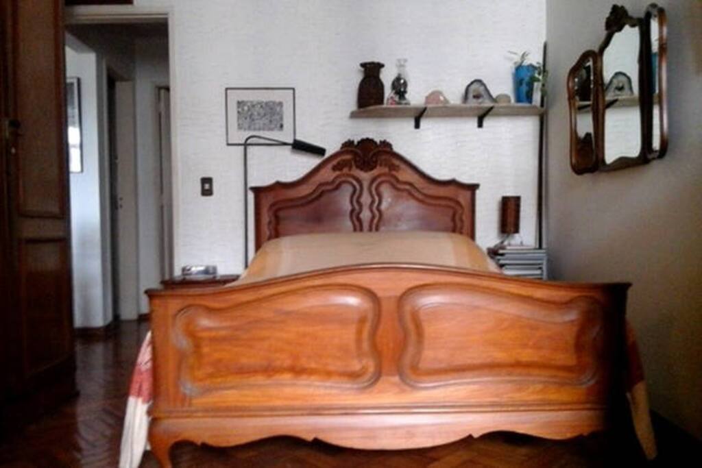 QUARTO 1 AMPLO E AREJADO