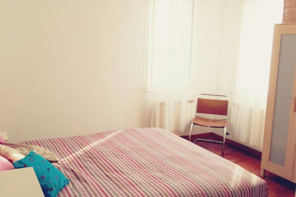 camera con letto matriomoniale/ double bedroom
