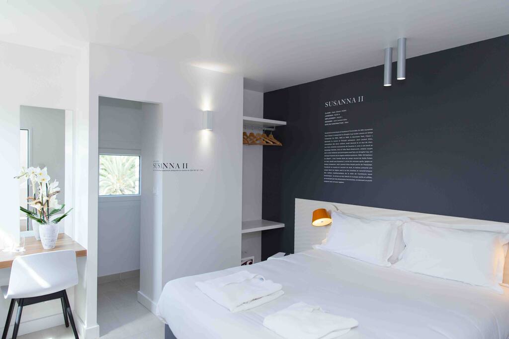 Chambre moderne, grand confort & privative, climatisée.