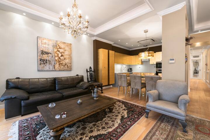 Aristotelous Grand View by Luxlikehome gallery image 5