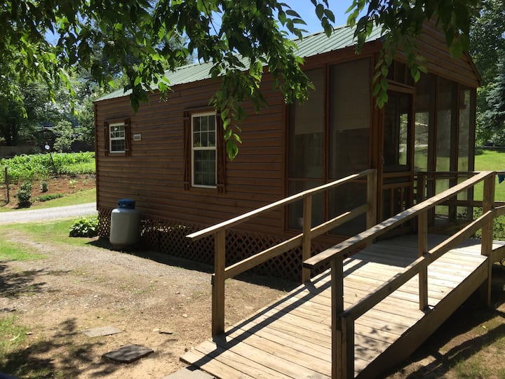 Chipmunk - Creekside Cabins - Bryson City, NC