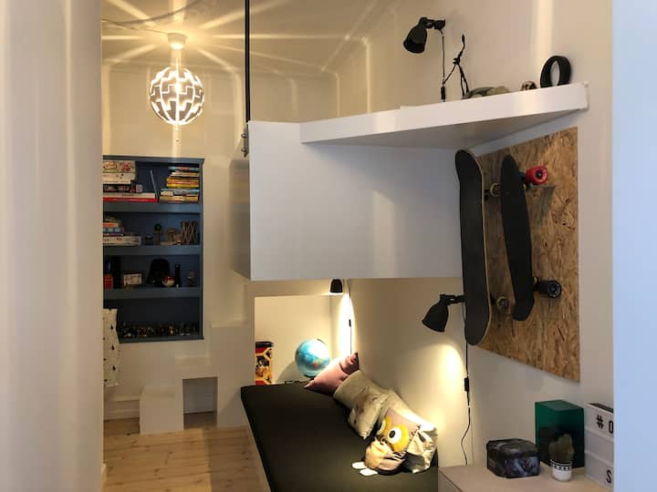 Dhoma e gjumit 4 (krevat i ngritur me madhësi të zakonshme)