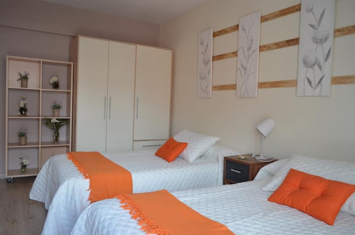 Habitación doble o triple. Viva la luz!!