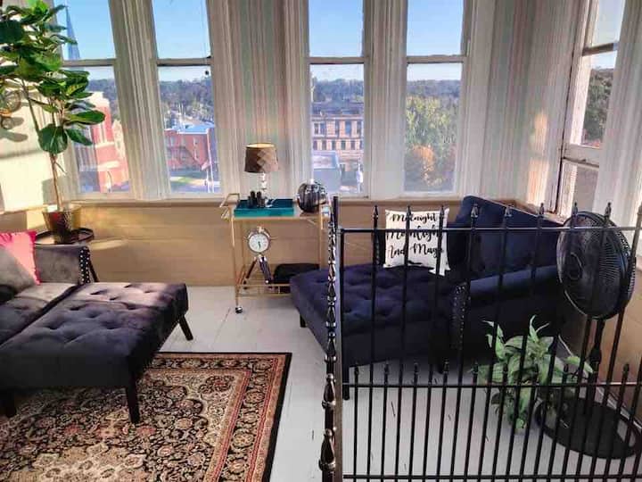 4 Blocks from Downtown, Historic Mansion Houses for Rent in Hannibal