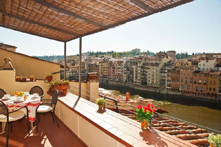 Old bridge apt with stunning view terrace - Flats for Rent in Florence,  Tuscany, Italy
