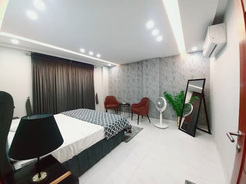 Lux Best Ever Condo 1 BR Urban Airbnb