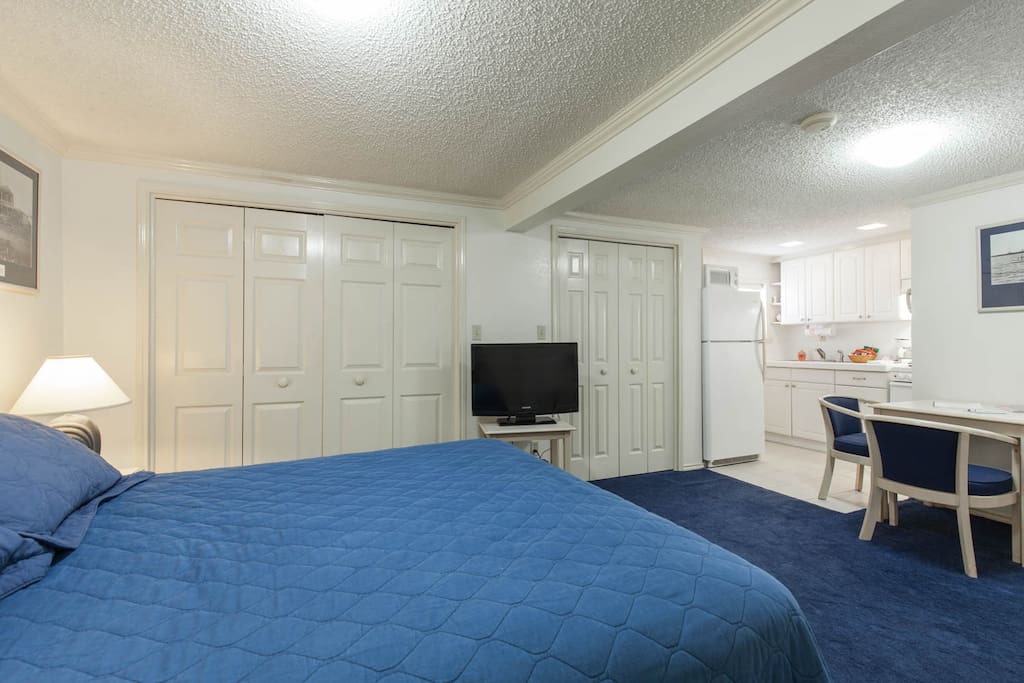 Queen Size Bed & TV