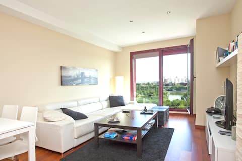 Anuncio de Airbnb popular: Valencia desing loft lake view. Bikes free parking en Campanar