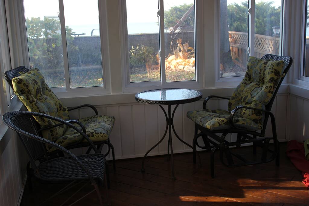 Relaxing 3 season sun porch.