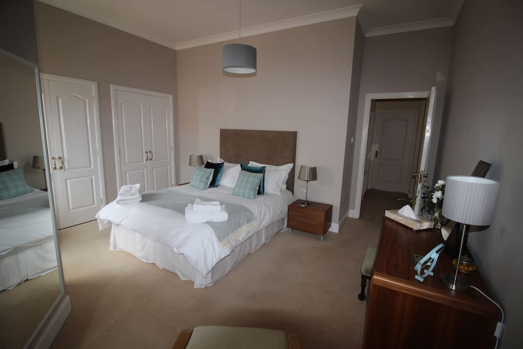 Guest bedroom