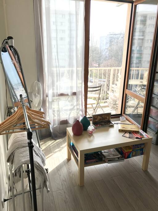 Votre chambre avec accès au balcon/Your bedroom with balcony's access