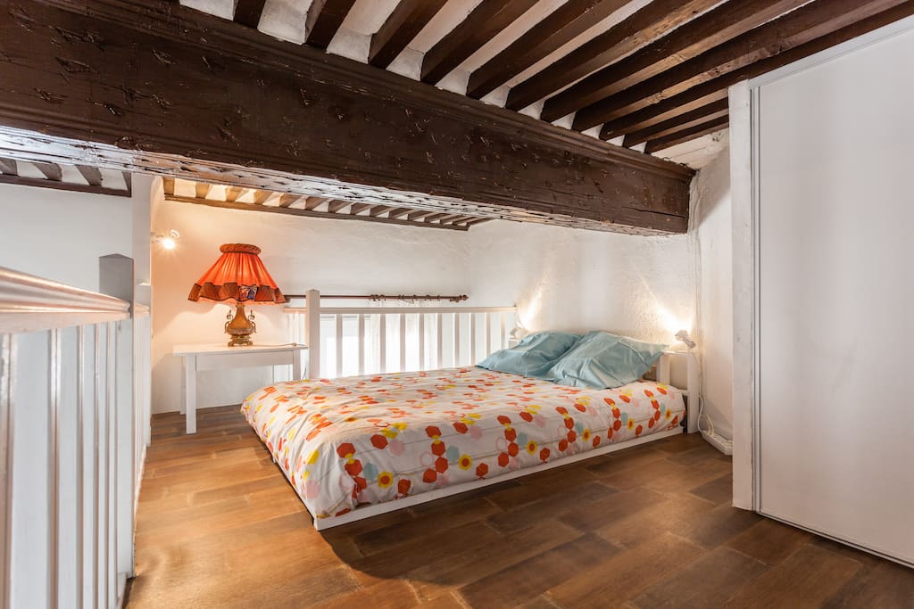 Chambre 140x200 en mezzanine