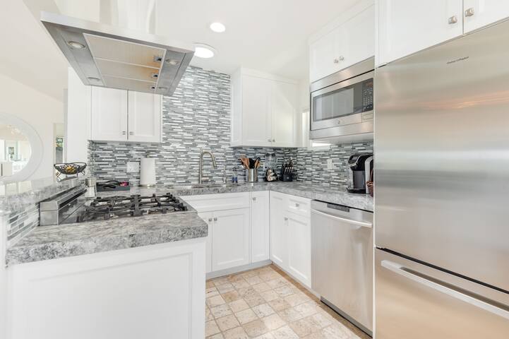 Malibu Dream House gallery image 5