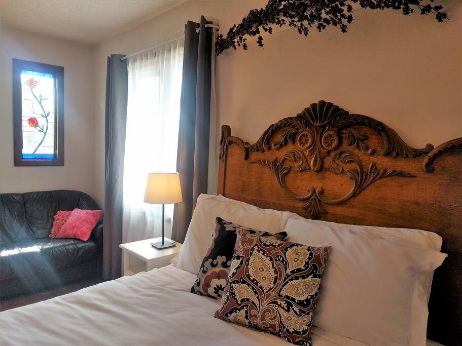 This private room is located on the 2nd floor of the Hop & Vine Inn and includes a private bathroom, hot tub, gas fireplace, & oodles of antiques!