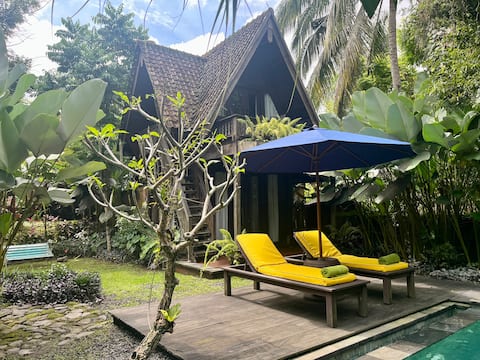 Umah d'Alas,2 bedroom wooden house with breakfast