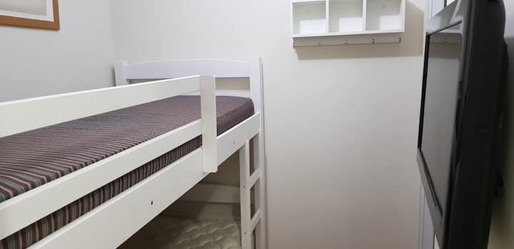 Chambre 2 avec lit superposé !