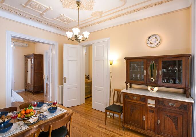 Parthenon View:Acropolis Neoclassical Apt &Terrace gallery image 2