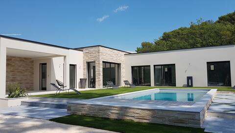 Contemporary Beau Soleil