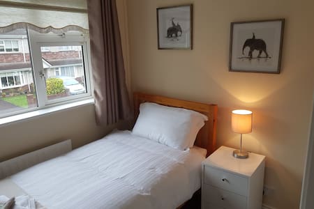 Warm and cosy single room.