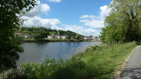 Quiet house on the banks of the Dordogne